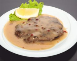 Телешки стек с пепър сос