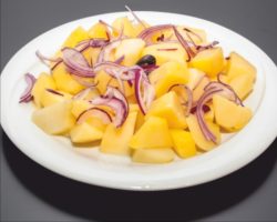 Варени картофи с лук